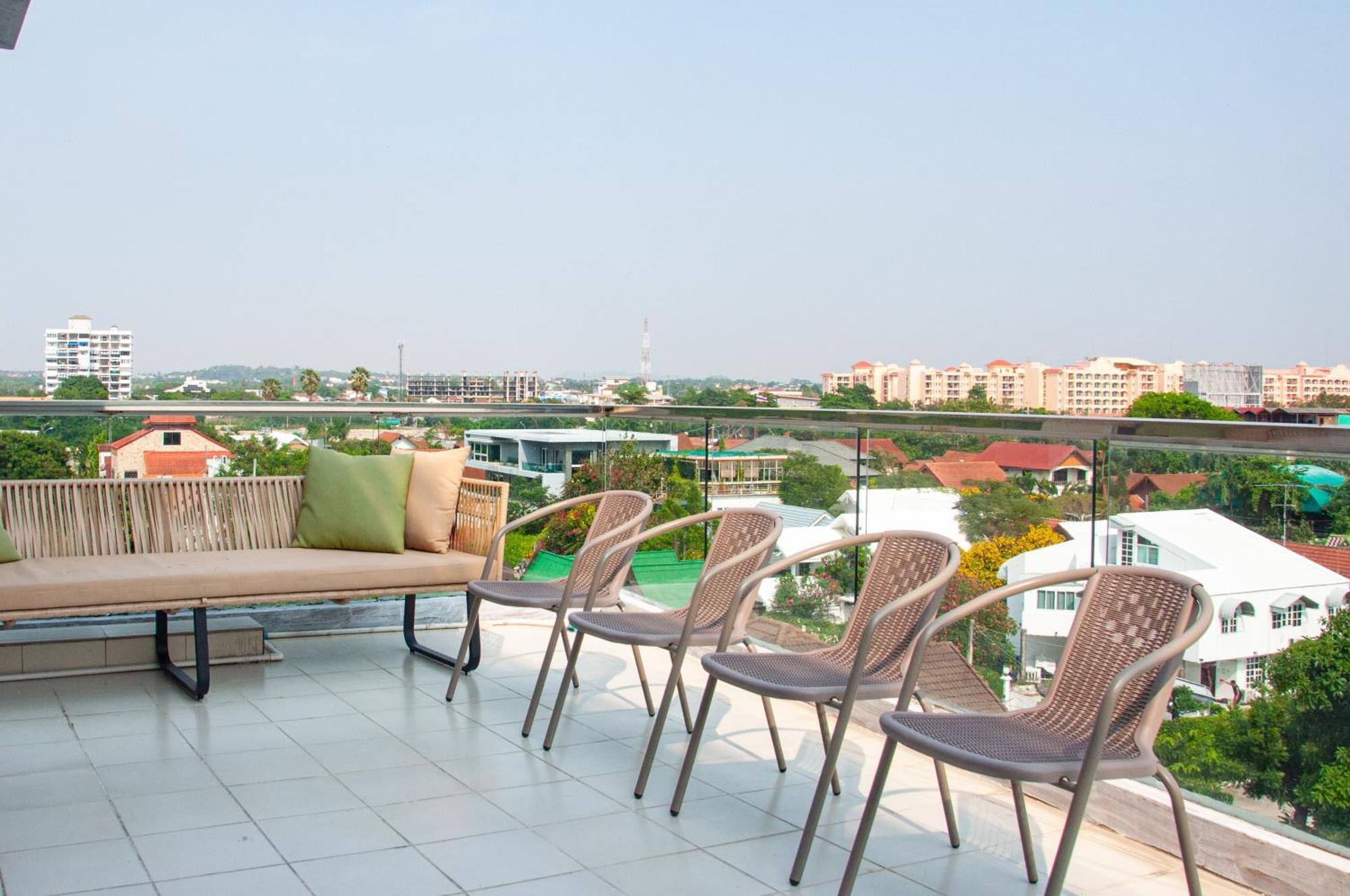 Ht9 Hotel Haat Jomtien Eksteriør bilde