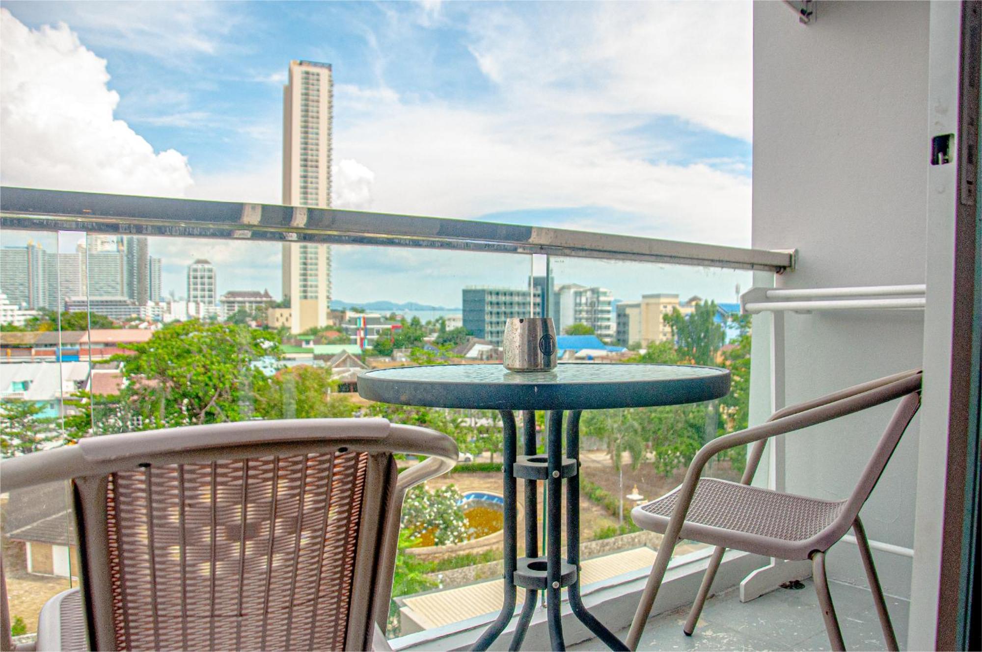 Ht9 Hotel Haat Jomtien Eksteriør bilde